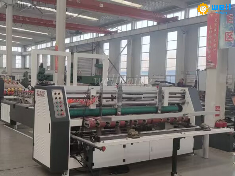 Automatic corrugated cardboard stitching machine