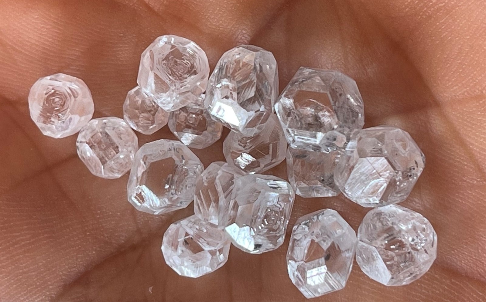 Great Wall Gems Factory Produce Supply 058 Ct Hpht Lab Grown Diamond Rough