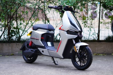 Comfortable 14Inch Electric Scooter with Big Seat and Smooth Ride for City Work