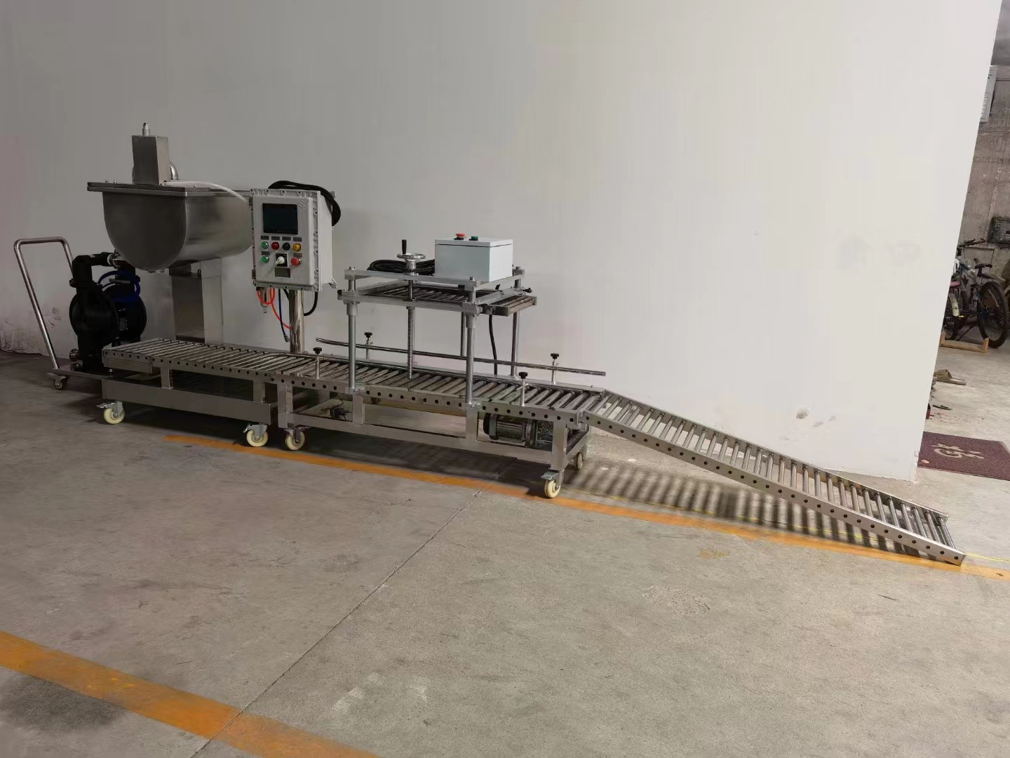 Paint Filling Machine for 1825L plastic barrel