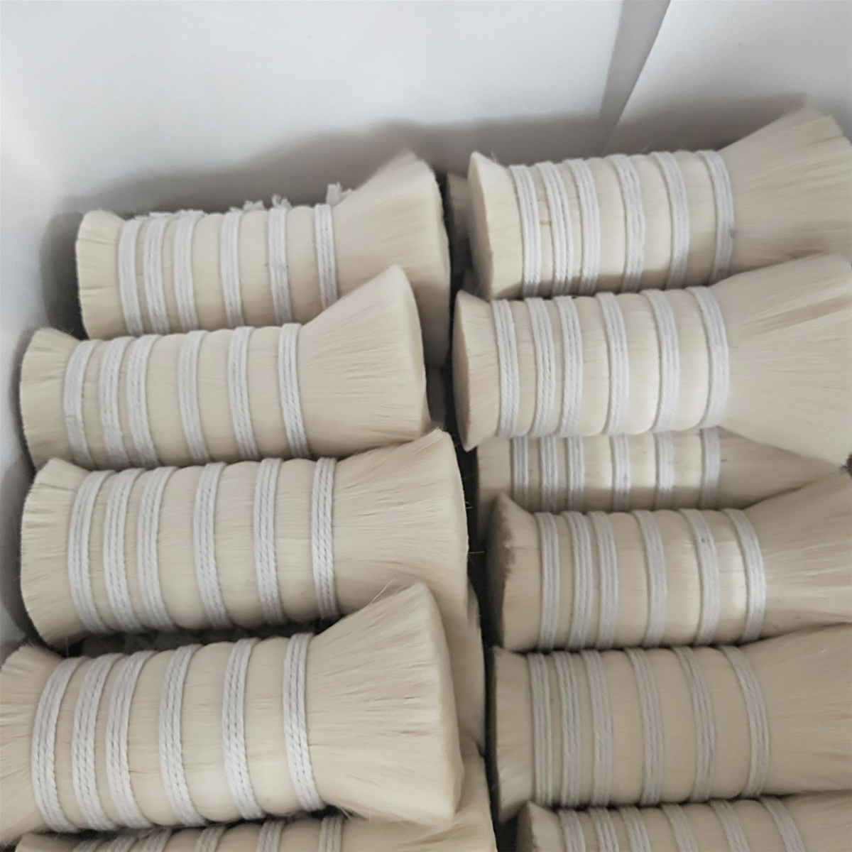 The manufacturer supplies brush materials goat hair