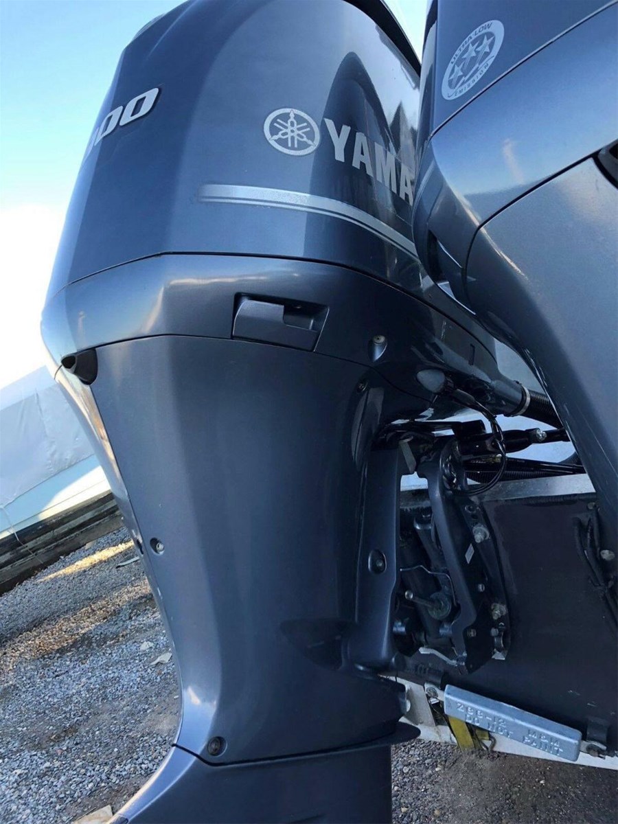 Slightly used Yamaha 300HP 4 Stroke Outboard Motor Engine