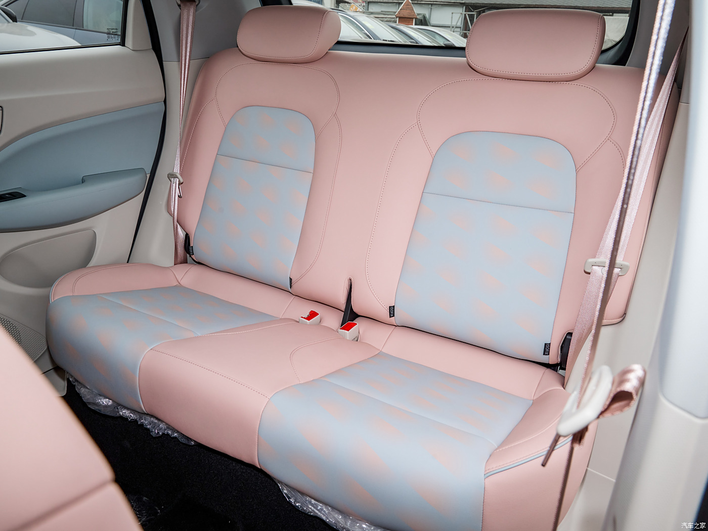Cheap small electric vehicle 2024 LEAPMOTOR T03 4 seats New energy car Leapmotor T03 with low price in stock