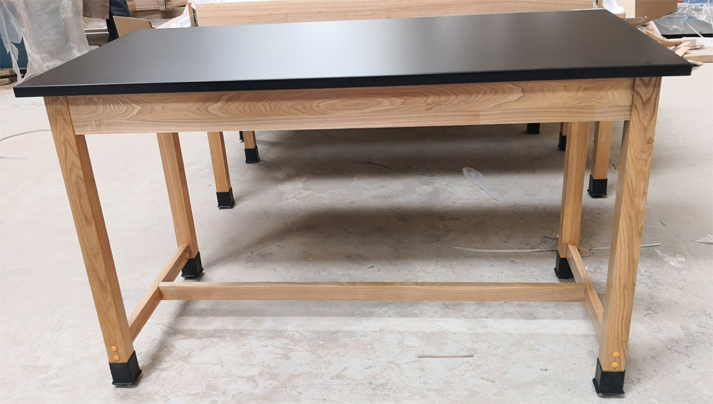 Phenolic Lab Table wBraces Strecher Casters