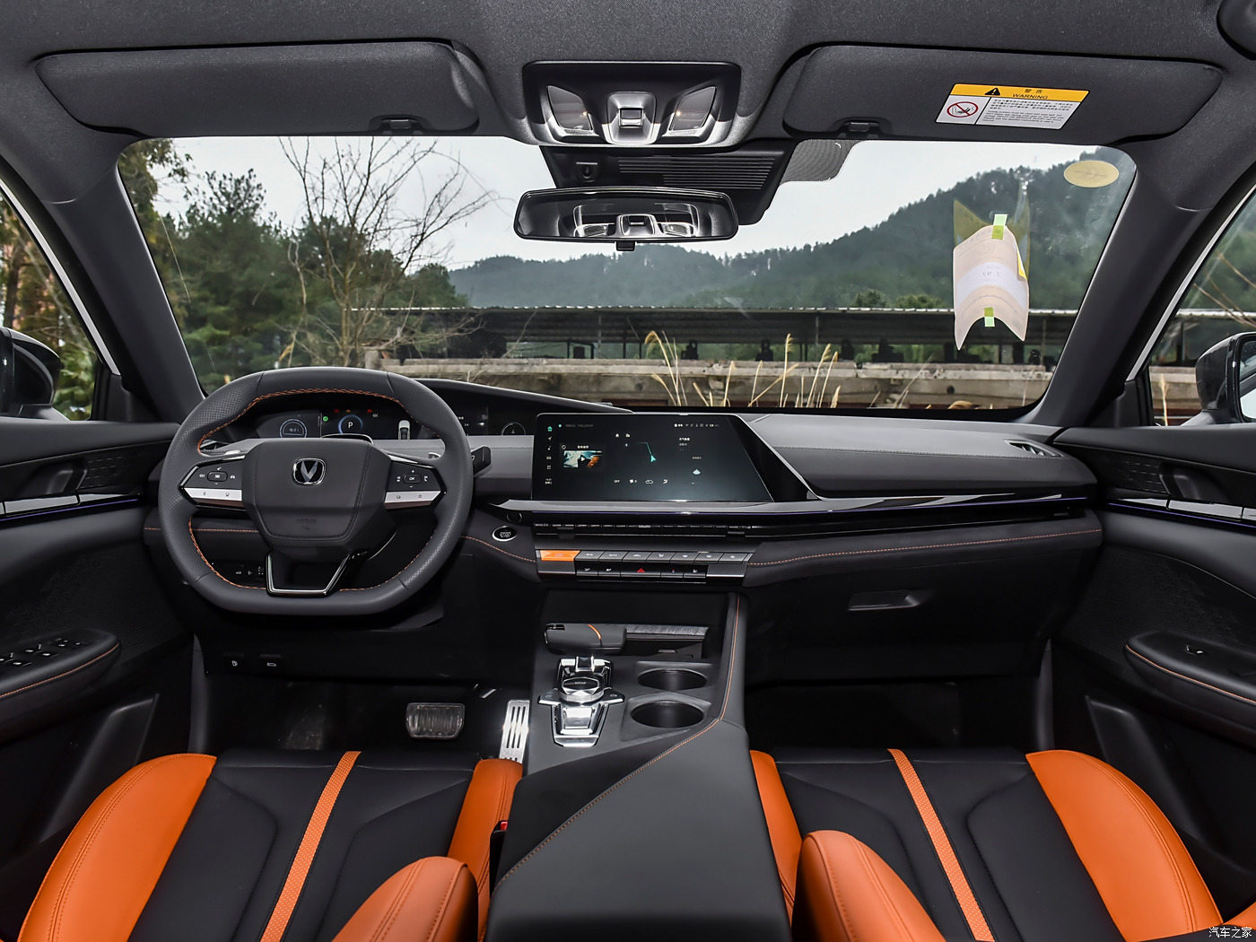 Hot Sales Cheap price Sports sedan 2024 CHANGAN UNIV 15T Made in China Good Price changan univ20t in Stock