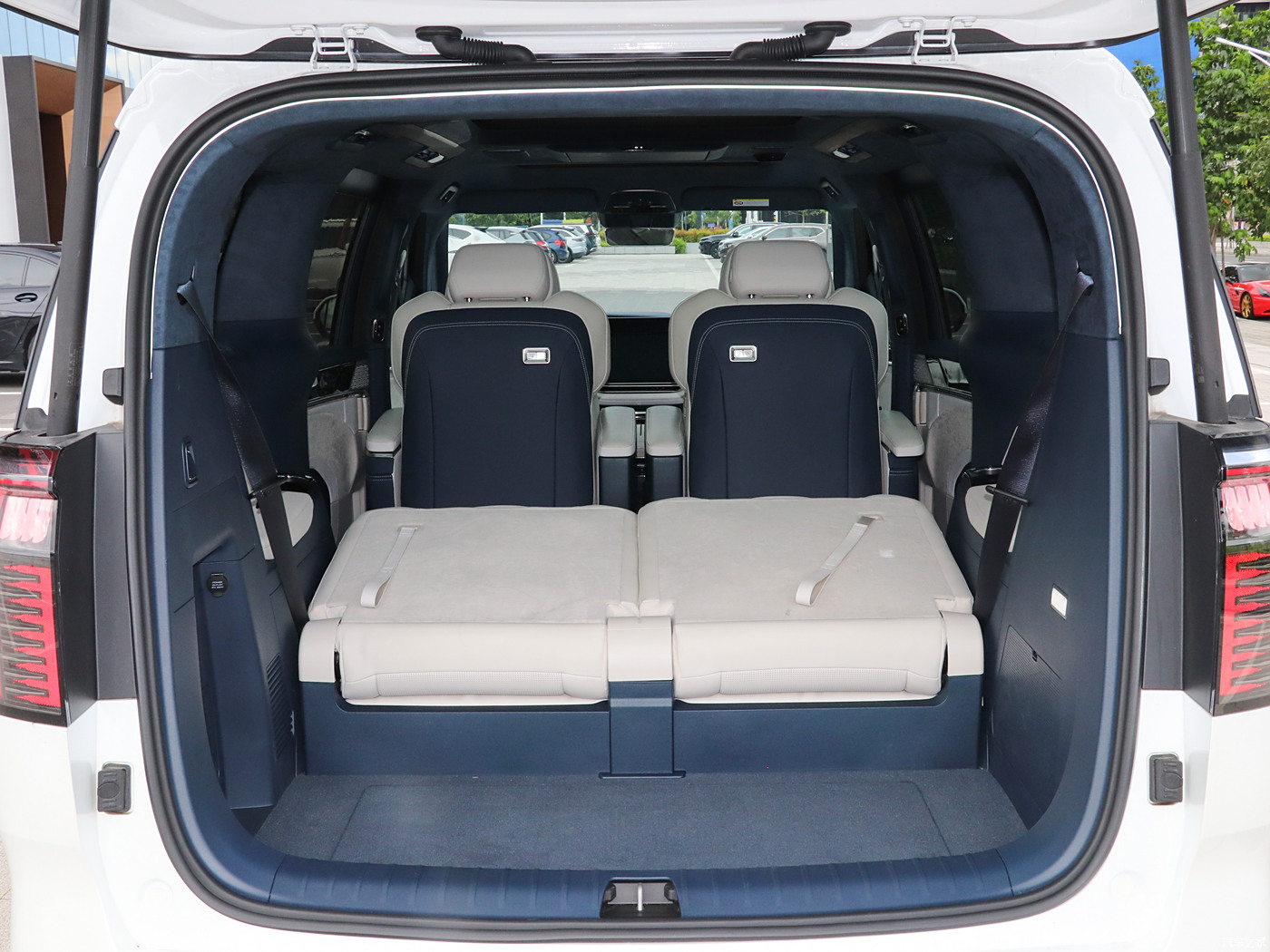 New energy luxury vehicle MPV 2024 ZEEKR009 electric car 7seats zeekr009 4WD electric mpv good price in stock