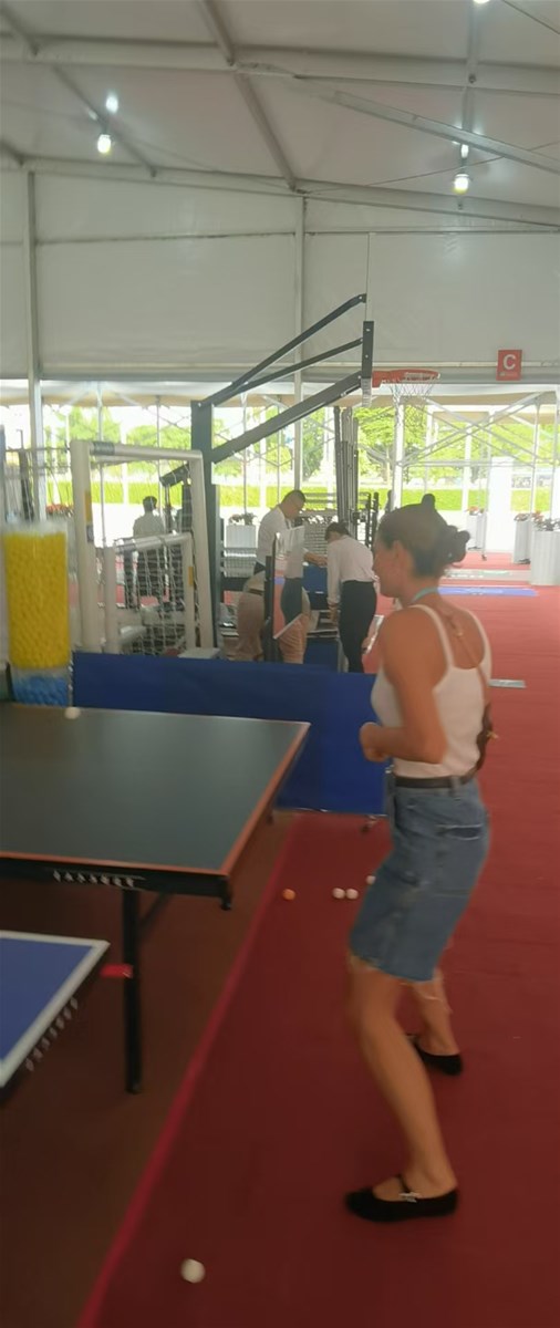 Table tennis Robot Ping pong sever machine Intelligent ping pong ball robot table tennis practice machine