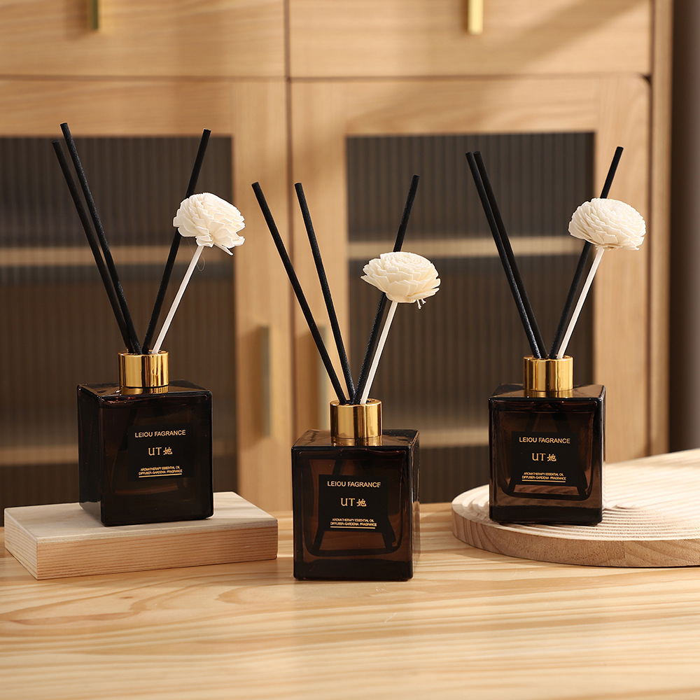 Reed Diffuser Bottle Luxury Home Decoration Glass Bottle Design Wholesale and Reed Diffuser Oil