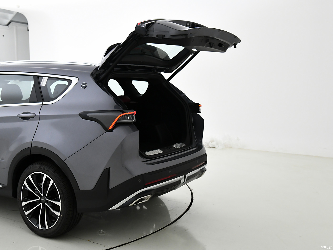 Hot Sales Cheap Price Suv 2024 JETOUR X70 PLUS 15T Made in China Good Price Jetour X70plus15t In Stock
