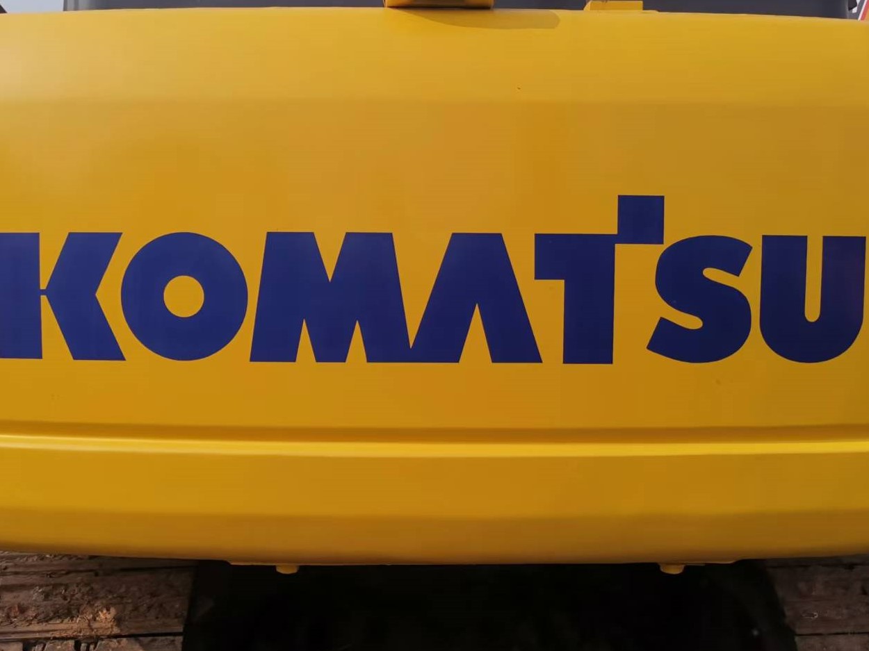 Selling highquality used Komatsu PC200 220 240 excavators Japanese Komatsu PC200 used crawler excavators available