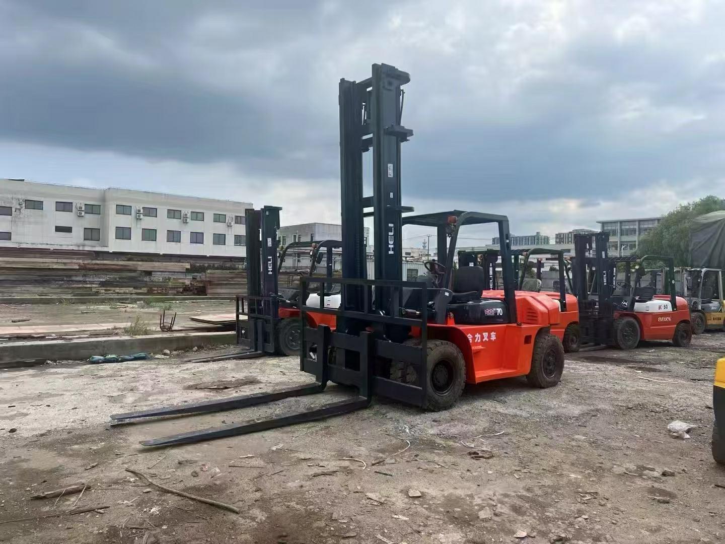 Low price durable functional operating weight 10 tons sitting posture helicopterHELI H3H12 diesel used forklift