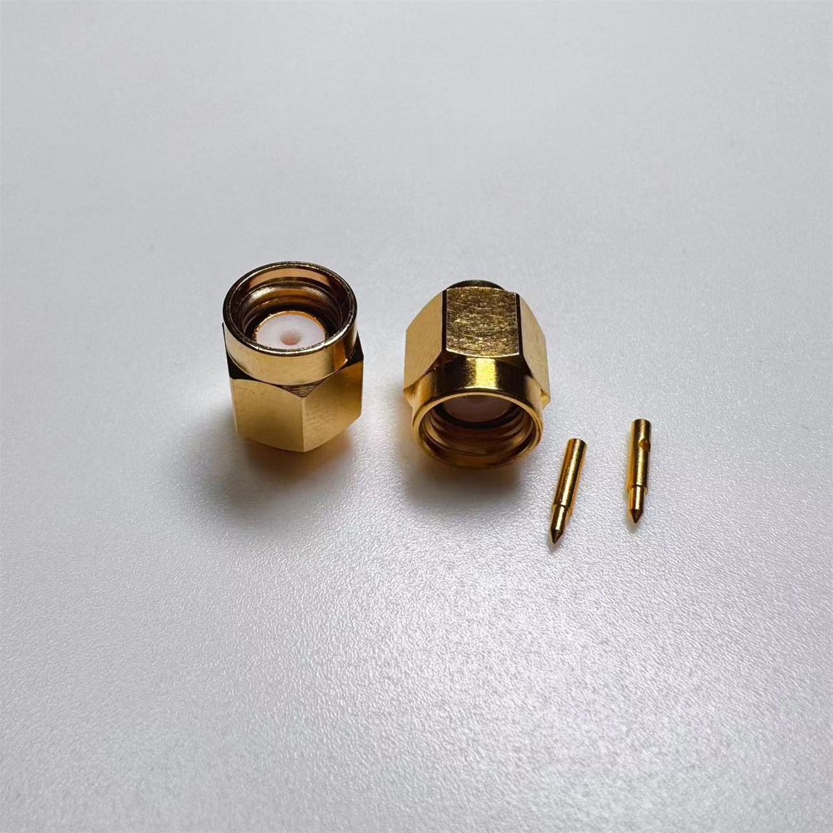 Straight Male SMAJB3 RF Coaxial Connectors Screw Coupling with Brass Body and Beryllium CopperPhosphor Copper Pin