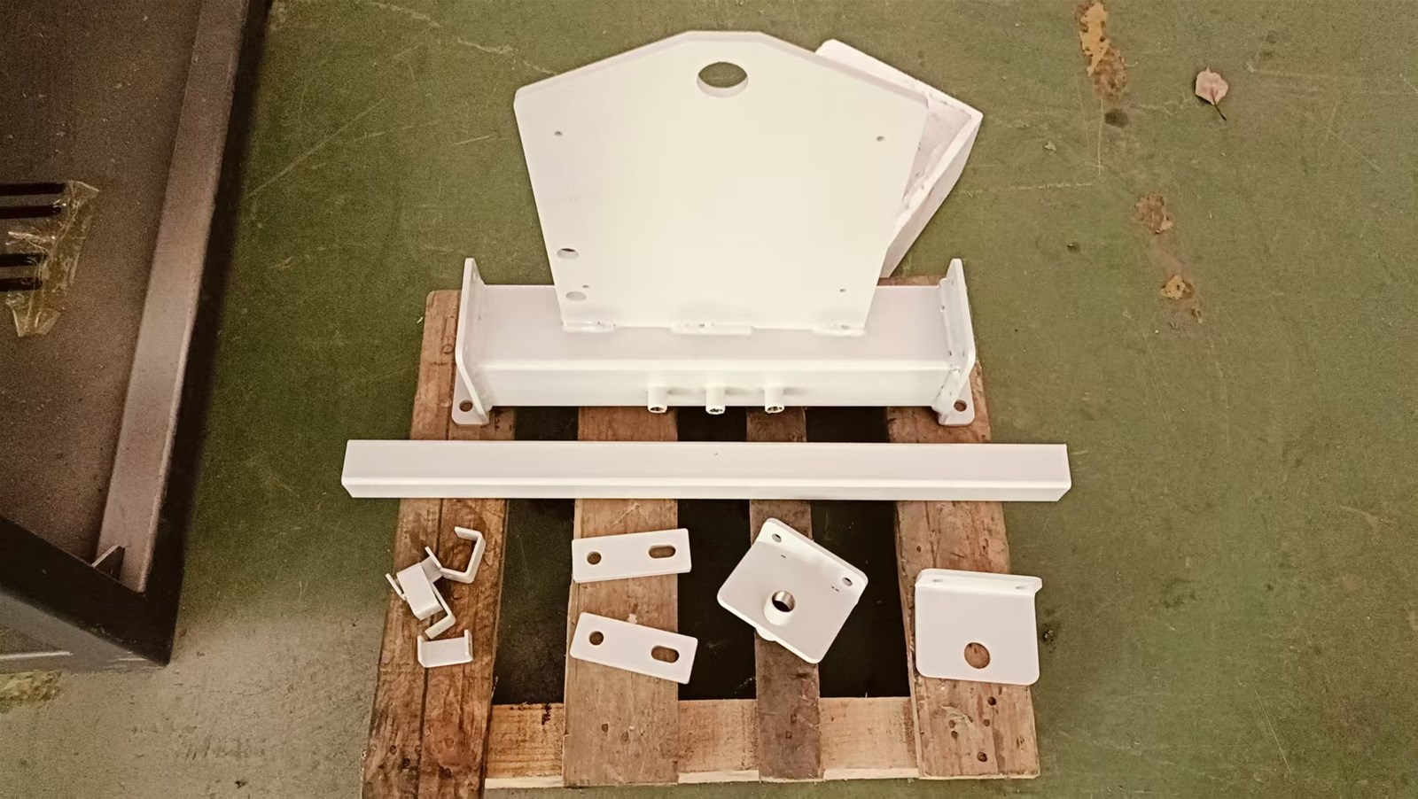 Customized processing of sheet metal parts based on drawings and samples for equipment