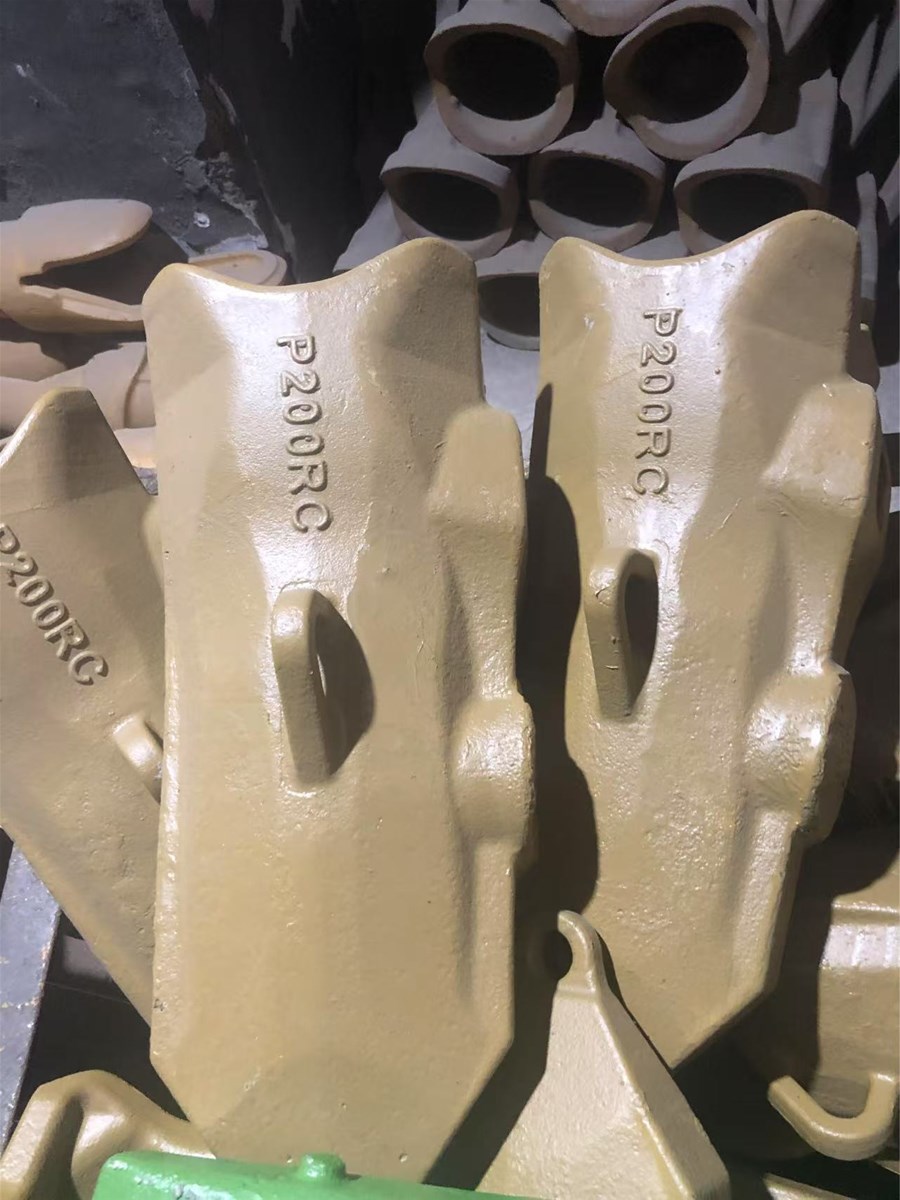 Komatsu bucket teeth P020TLP025TLP030TLP040TLP050TLP070TLP085TLP0120TLP0200TL