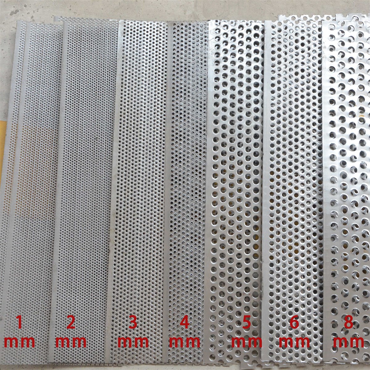 Commercial SelfSuction Grain Crusher with Efficient SelfSuction Function Applied in SmallScale Farm